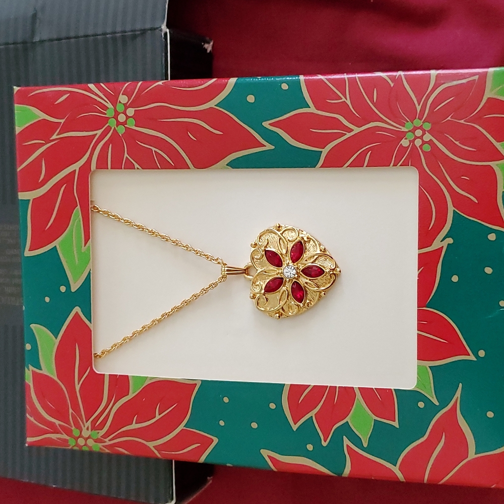 Avon Poinsettia Heart Necklace